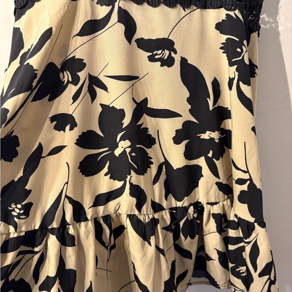 Black and Cream V-Neck Spaghetti Strap Midi Dress - Picture 5 of 15